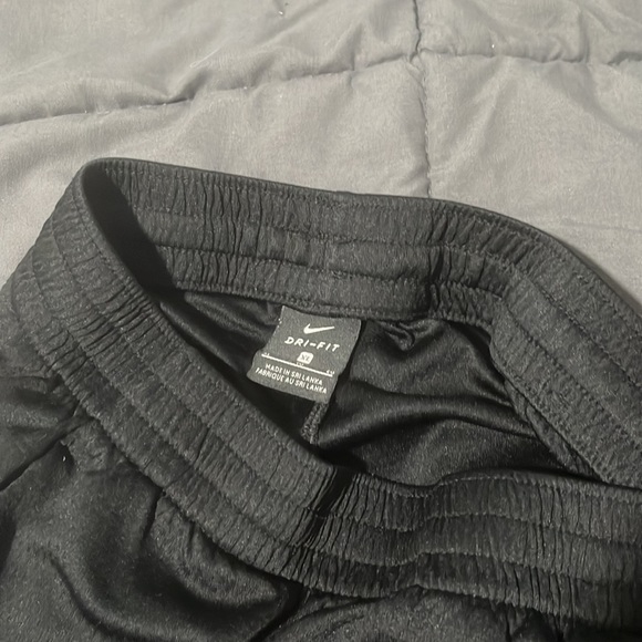 Nike athletic shorts - Picture 4 of 5